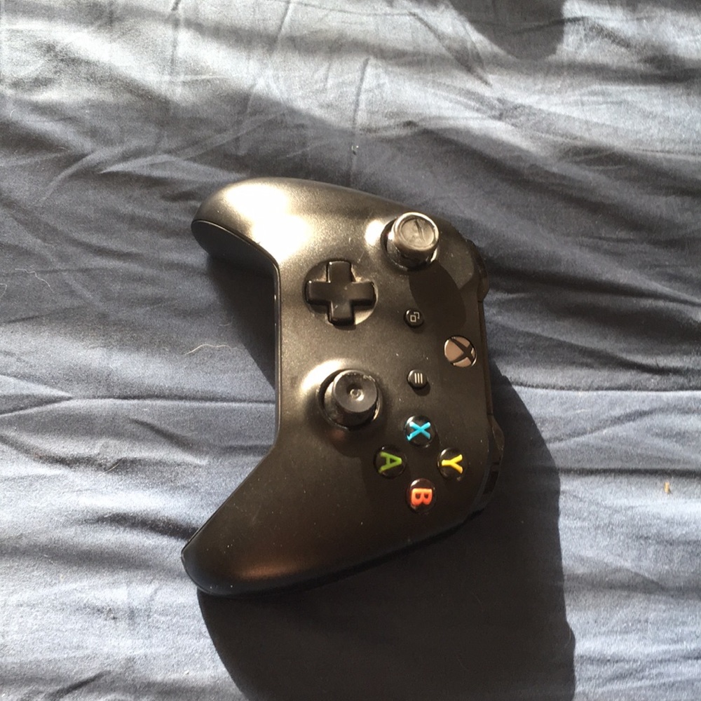 Xbox controller - Picture 2 of 3